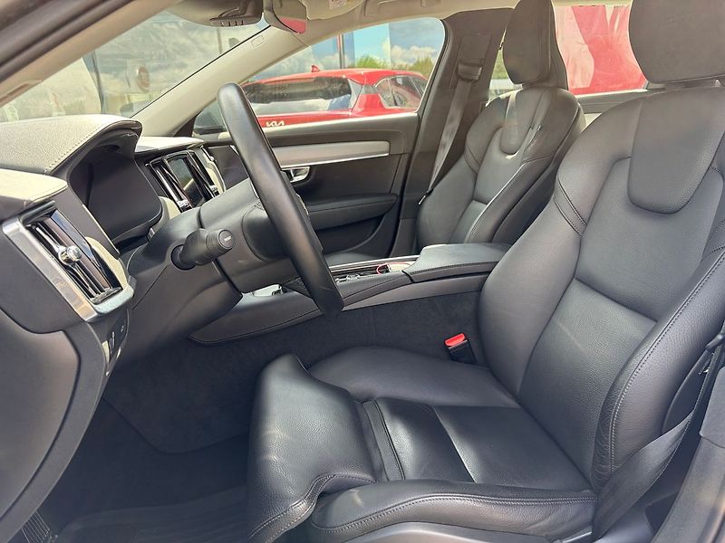 Volvo V90 2.0 D4 INCRIPTION 140kW AT - fotka 6 z 11