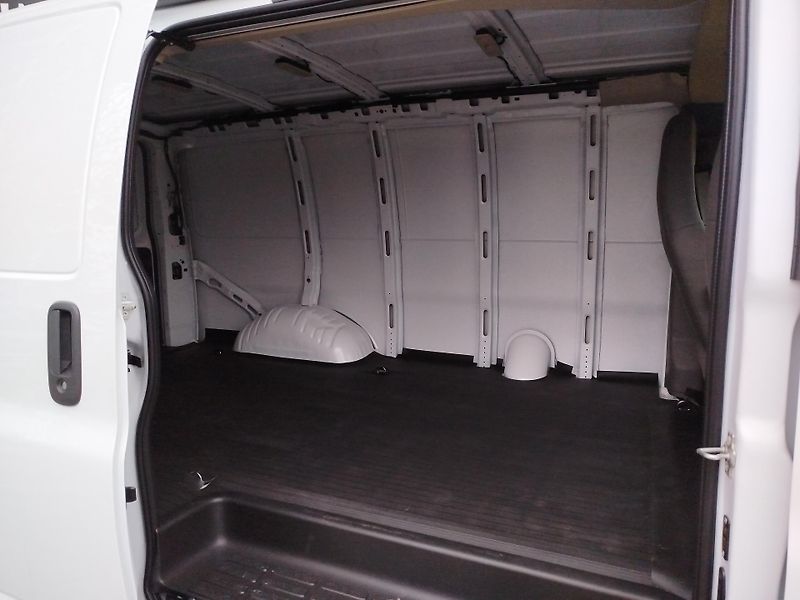 GMC Savana (2024) Cargo, rezervováno - fotka 9 z 13