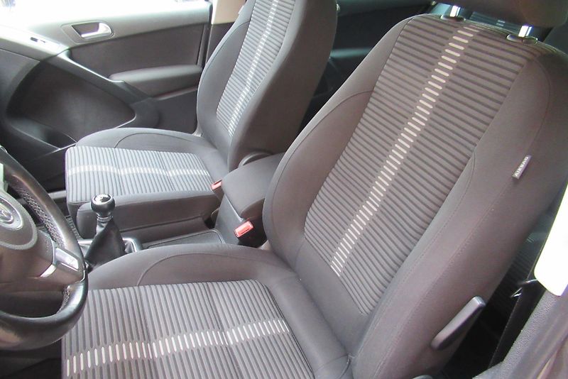 Volkswagen Tiguan 2.0 TDi AUT.KLIMA TAŽNÉ - fotka 15 z 21