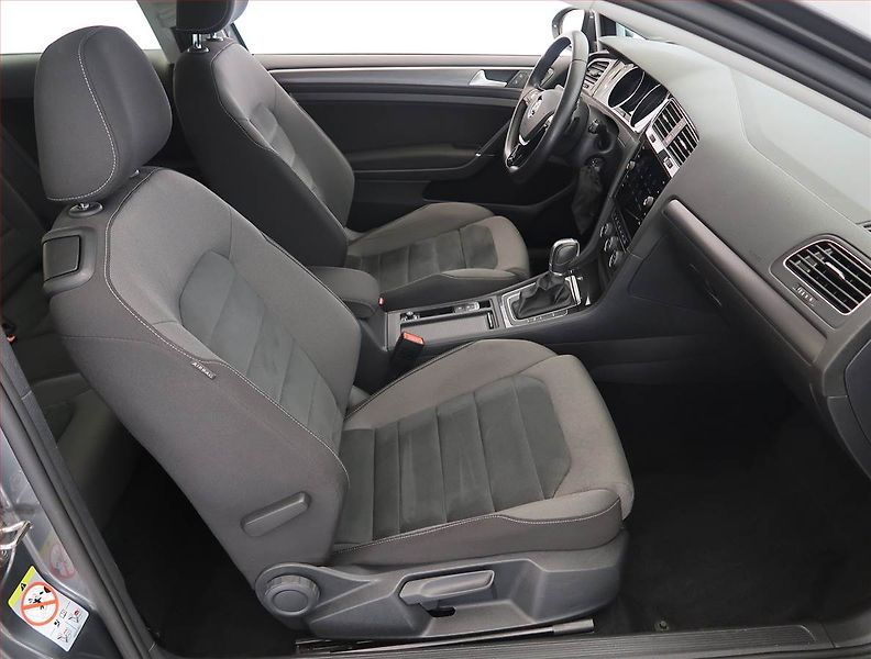 Volkswagen Golf (2017) 1.4 TSI, Automat, Navi - fotka 9 z 22