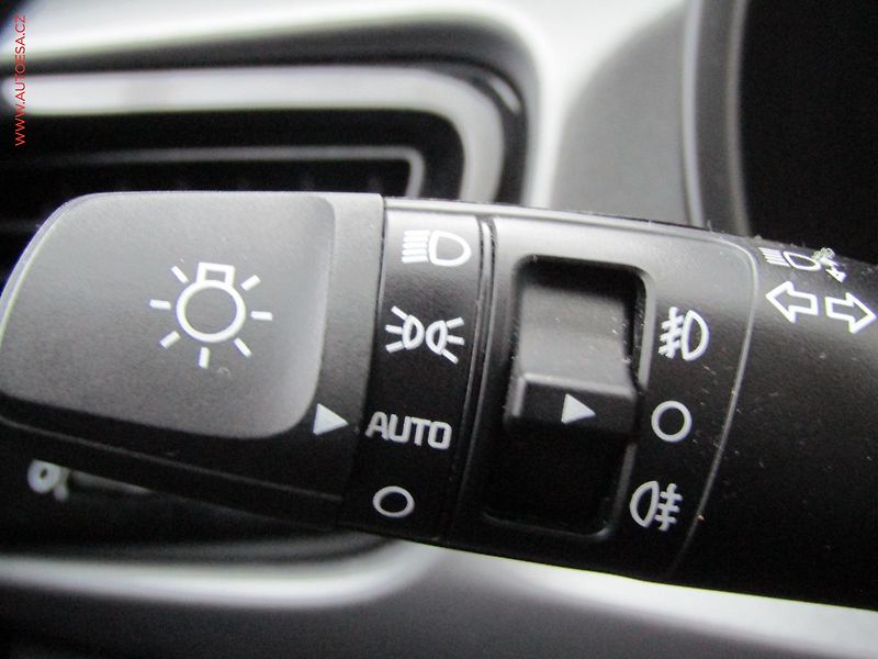 Kia Rio (2019) 1.2i, ČR, AC, park.asist - fotka 12 z 16