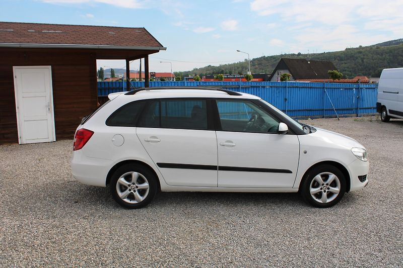 Škoda Fabia (2011) 1,2TSI KLIMA EL.OKNA TEMPOMAT  - fotka 8 z 20