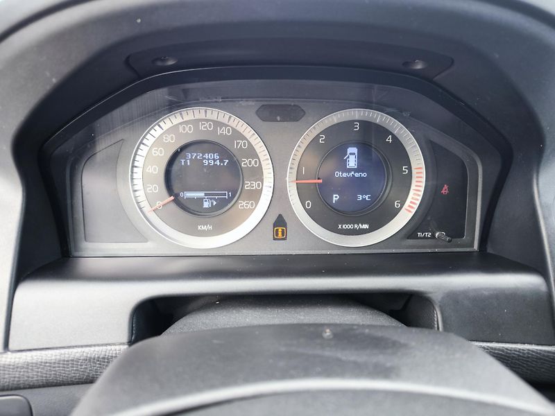 Volvo XC60 2,4 D 129kW 1 MAJITELKA - fotka 33 z 41