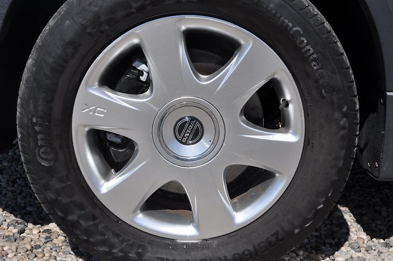 Volvo XC90 4.4i V8 232kW 4x4 A/T - fotka 16 z 19