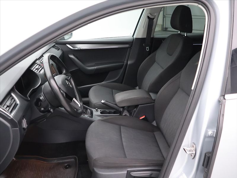 Škoda Octavia 2,0 TDI 110kW DSG Style Virtua - fotka 10 z 28