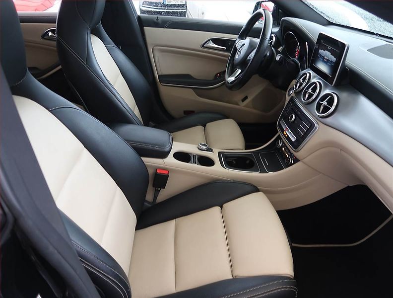 Mercedes-Benz CLA (2018) Urban 220 CDI, Automat - fotka 9 z 24