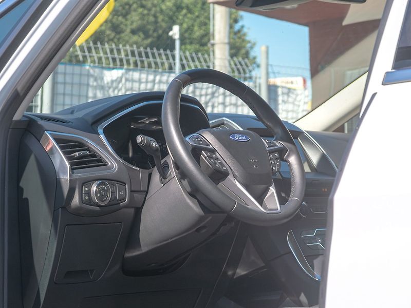Ford S-MAX (2017) ČR 2.0D 110KW 1maj – NAVIGACE - fotka 13 z 53