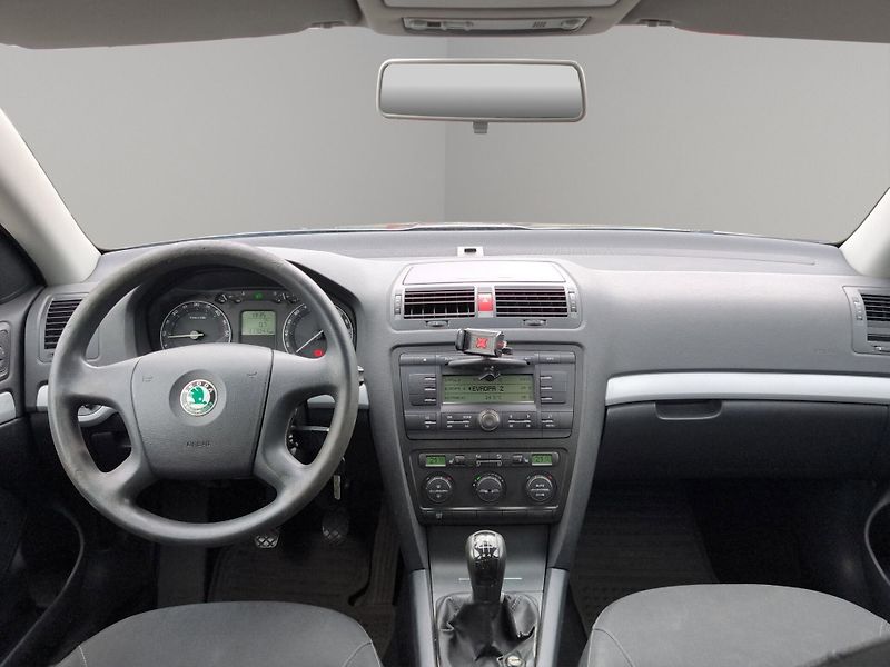 Škoda Octavia (2006) 1.9 TDi 77kW, ČR, 1. maj., Ser - fotka 9 z 22