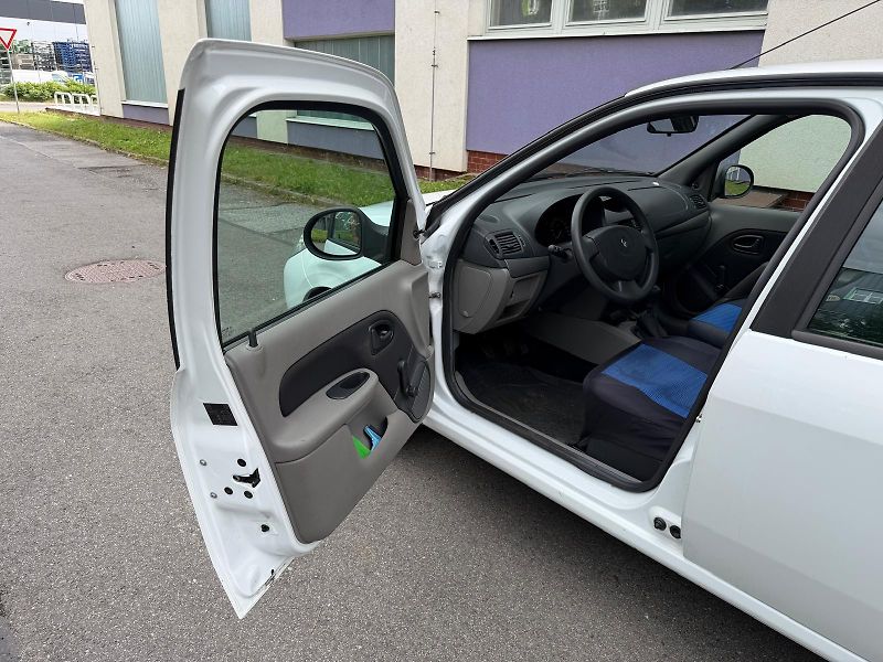 Renault Thalia 1,2i 16V / 36 tis.km / ČR /  - fotka 8 z 21