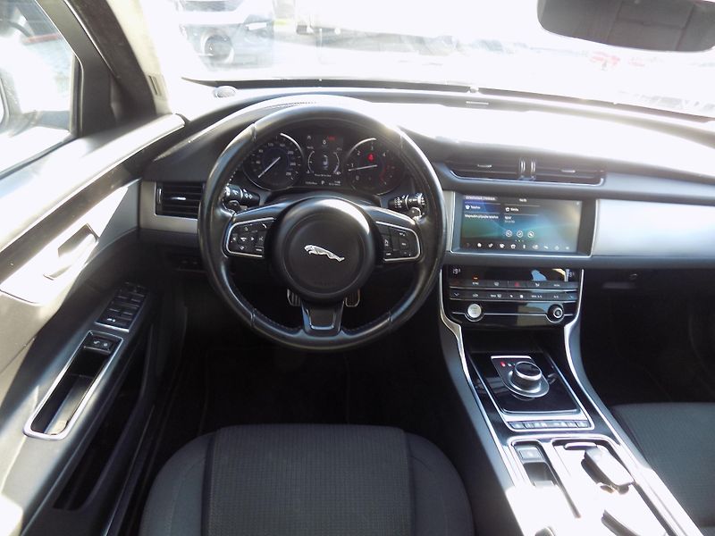 Jaguar XF 20D 132 KW  - fotka 21 z 36