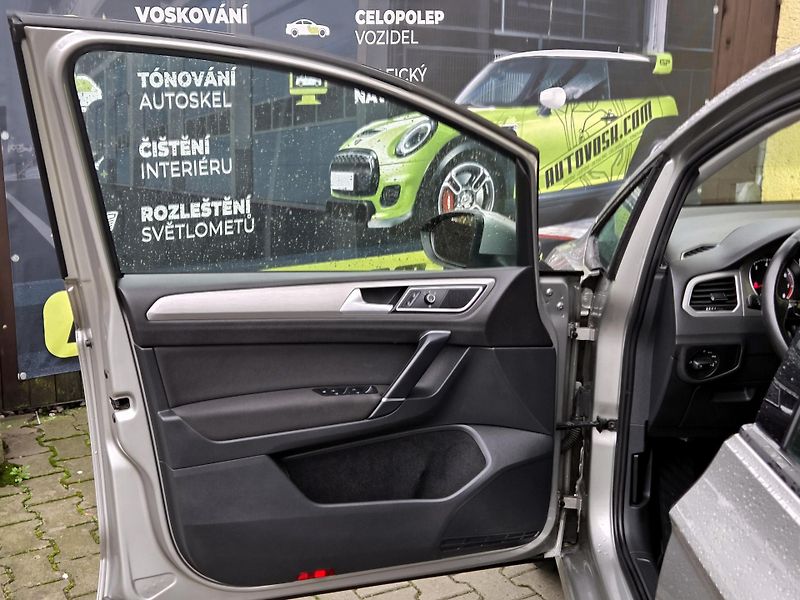 Volkswagen Golf Sportsvan TSi CEBIA,KAMERA,Bi-xenony  - fotka 40 z 43