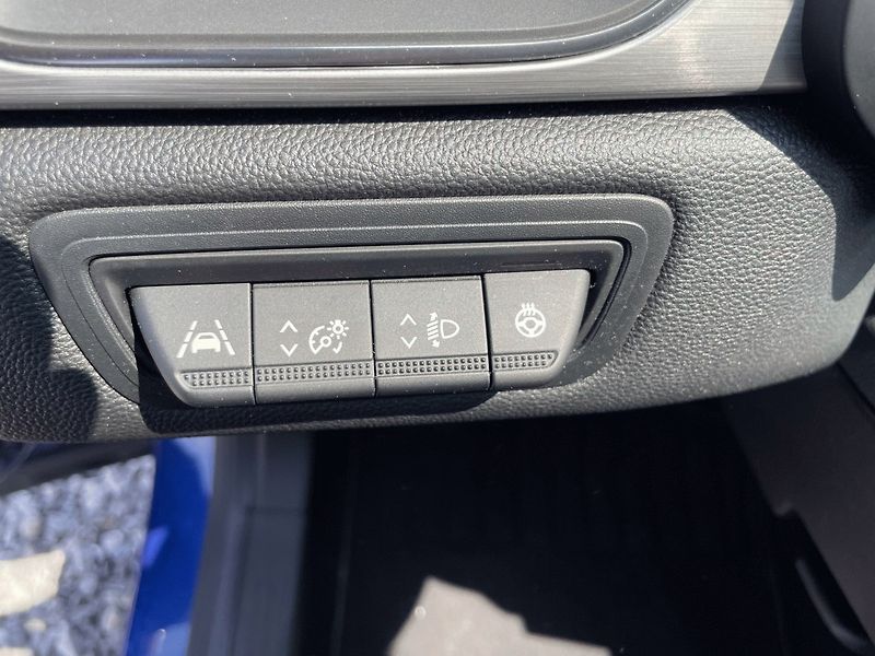 Renault Captur (2020) 1.3 TCe,103kW,Automat,Intens,Č - fotka 29 z 40