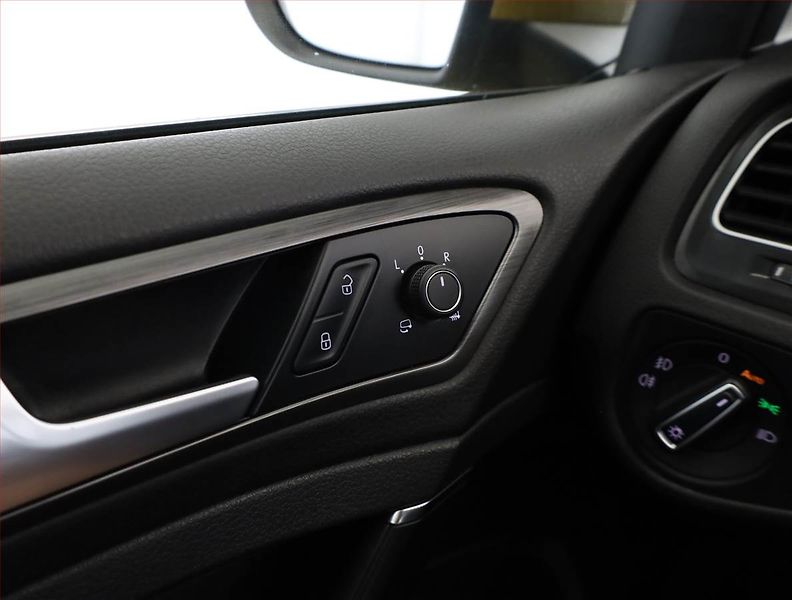 Volkswagen Golf (2019) 1.5 TSI, Serv.kniha, Tempomat - fotka 17 z 20