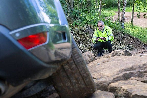 Range Rover Sport může být ovládán přes mobilní telefon.