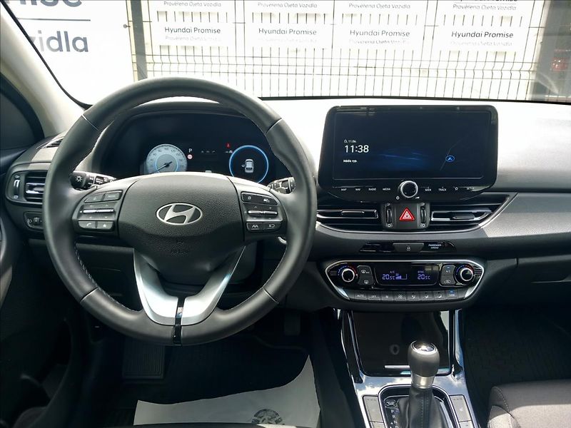 Hyundai i30 1,0 T-GDI FL DCT STYLE - fotka 9 z 21