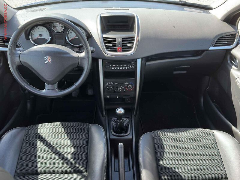 Peugeot 207 (2011) 1.6VTi, AC, park.čidla - fotka 8 z 17