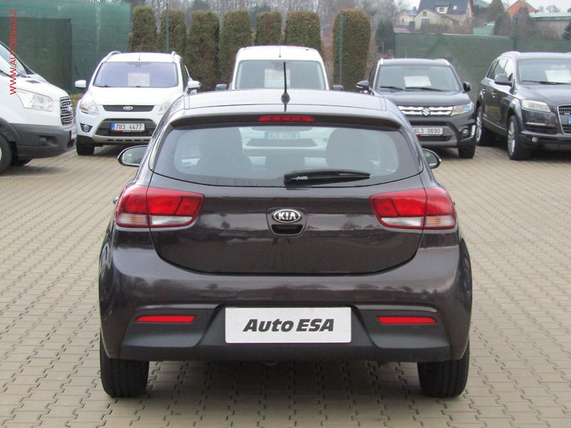 Kia Rio (2019) 1.2i, ČR, AC, park.asist - fotka 5 z 16
