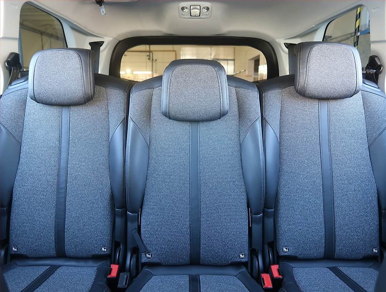 Peugeot 5008 (2018) Allure 1.6 THP, Automat - fotka 10 z 22