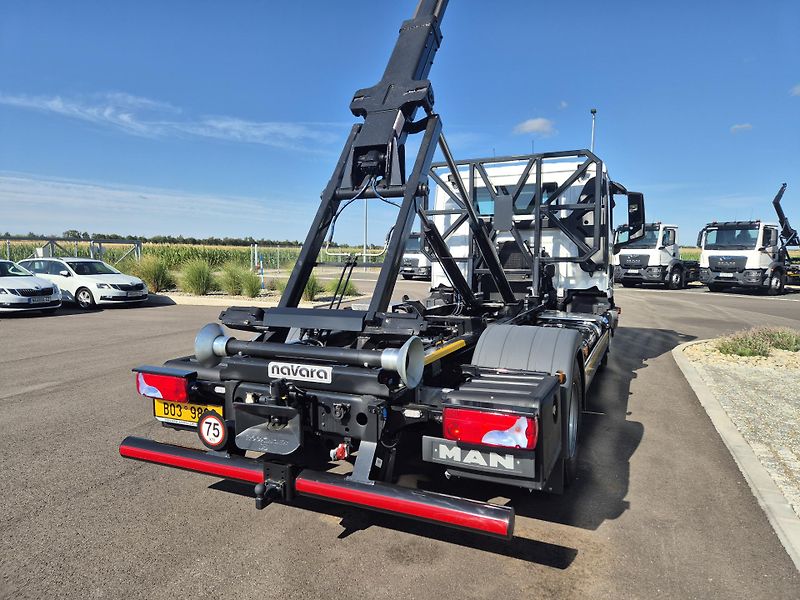 MAN TGL TRAKTOR NOSIČ KONTEJNERU - fotka 11 z 26