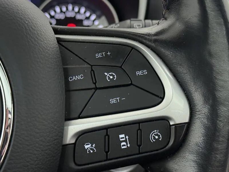 Jeep Compass 1.4T 125kW Aut. 4x4 Limited TZ - fotka 8 z 17