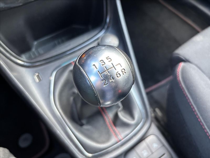 Ford Puma 1,0 EcoBoost Mhev 92kW ST-Line - fotka 24 z 32