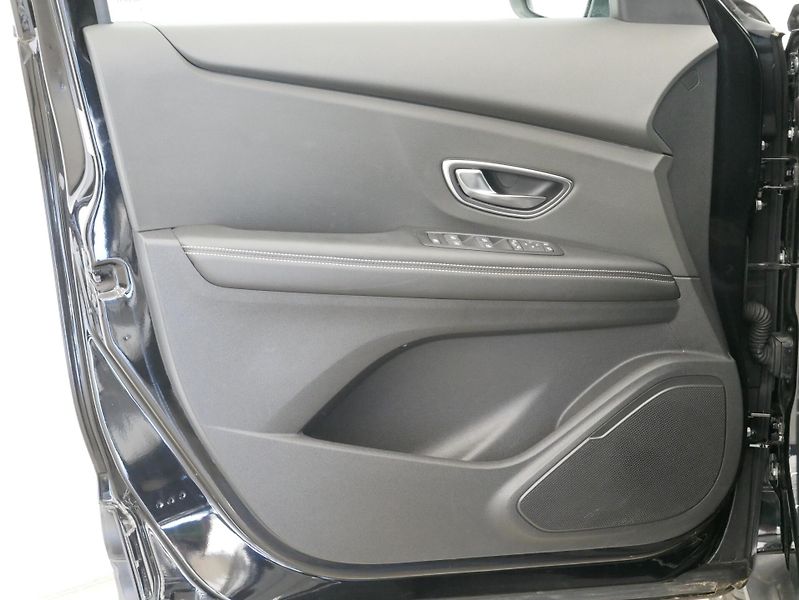 Renault Grand Scénic - fotka 12 z 28