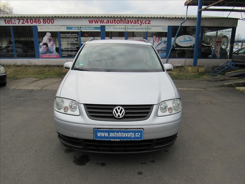 Volkswagen Touran 1,6 MPi 75kW - fotka 2 z 25