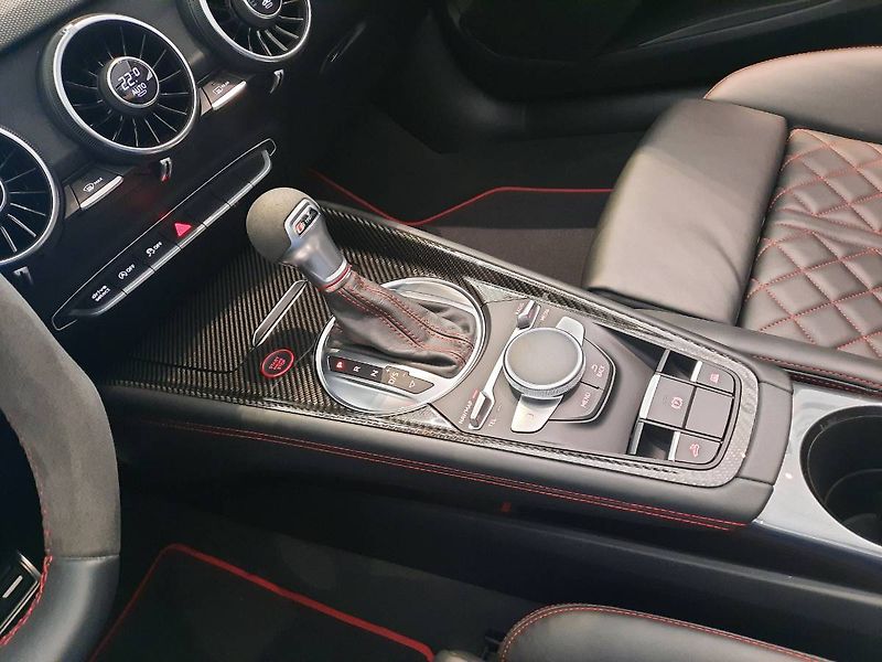 Audi TT (2022) S Roadster2.0 TFSI(235kW/320k) - fotka 11 z 30