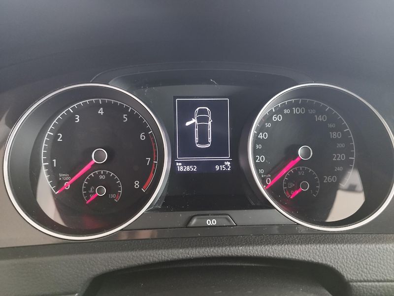 Volkswagen Golf (2017) TSI,92KW,FULL,LED,19ALU,TAŽNÝ - fotka 31 z 39