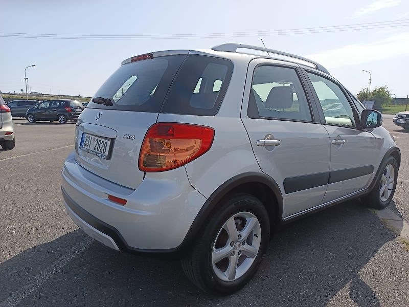Suzuki SX4 (2013) - fotka 5 z 30