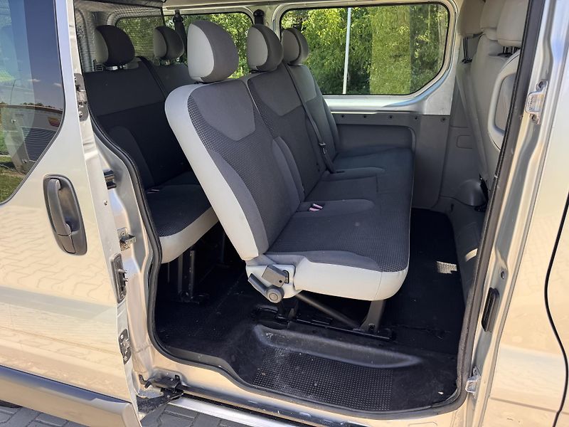 Opel Vivaro 2.0CDTI 84Kw L2 - 9.Mist - fotka 13 z 16