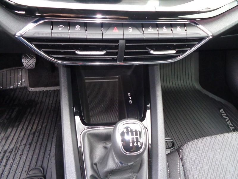 Škoda Octavia Combi 1.5 TSI STYLE   110 kW - fotka 15 z 30