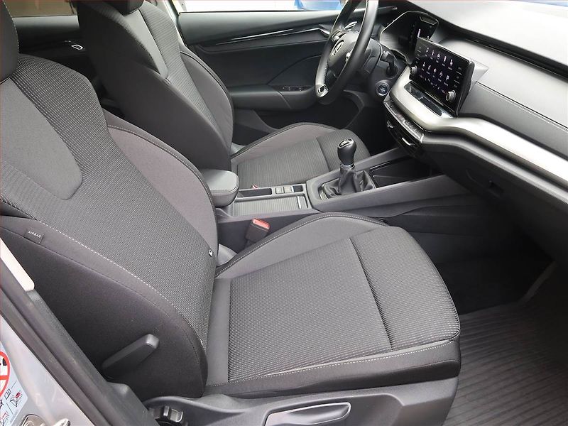 Škoda Octavia (2022) Ambition 2.0 TDI, ČR,1.maj - fotka 9 z 21