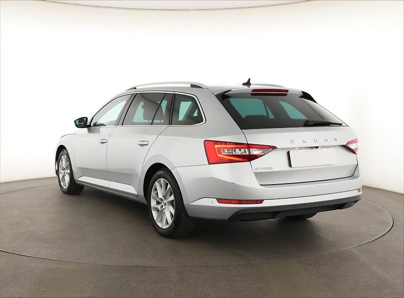 Škoda Superb (2019) Style 2.0 TDI, Automat, Kůže - fotka 4 z 20