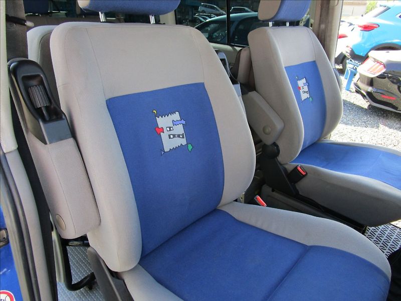Volkswagen Multivan 2.5TDi 111kW, Atlantis, 7 míst - fotka 24 z 53