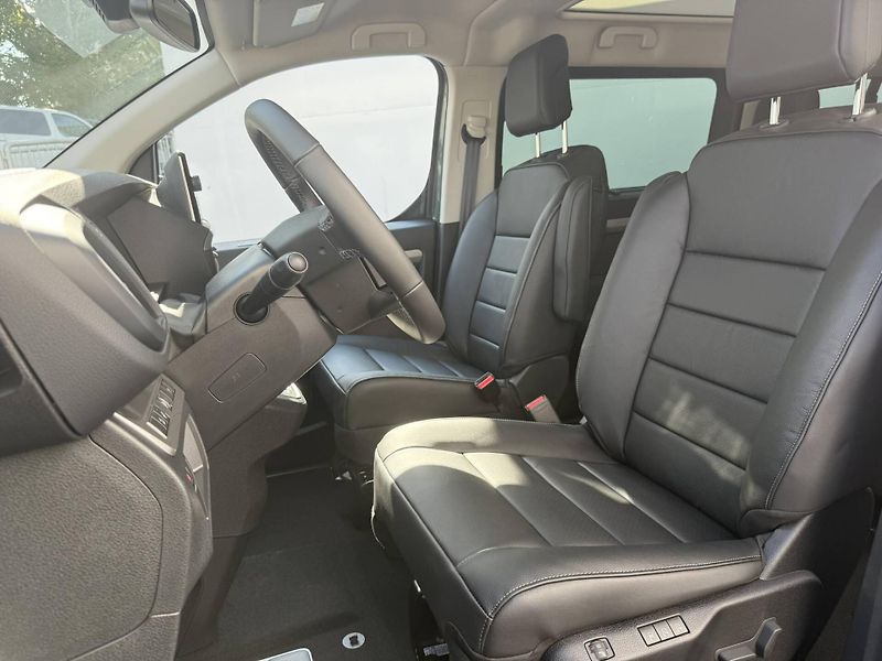 Peugeot Traveller (2025) Allure Long 2.2 BlueHDi S&S EA - fotka 6 z 9