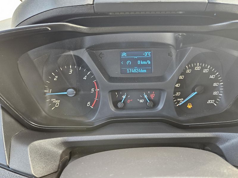 Ford Transit Custom 2,0 TDCi 6 míst GO motoru - fotka 7 z 19