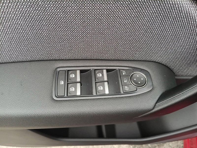 Renault Captur (2026) techno mild hybrid 140 EDC - fotka 21 z 27