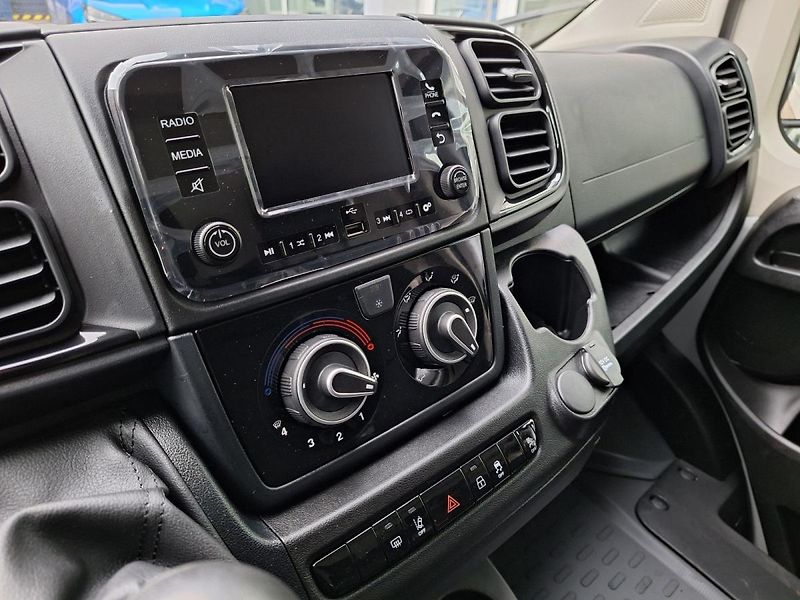 Peugeot Boxer (2026) FG 3000 L2H1 BHDi 120k MAN6 - fotka 14 z 17