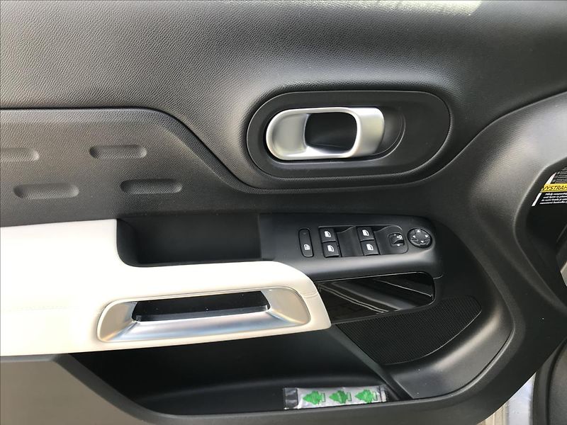 Citroën C5 Aircross 2,0   Motor  2.0 HDi  130 kW - fotka 7 z 18