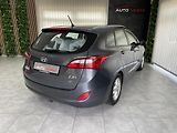 Hyundai i30 1.6 i 88kW ČR 1.MAJ.REZERVACE  - náhled 11