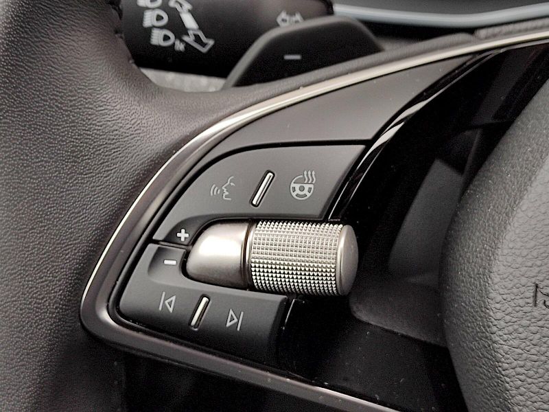 Škoda Octavia (2024) Top Selection 1,5 Tsi 110 Kw D - fotka 31 z 39