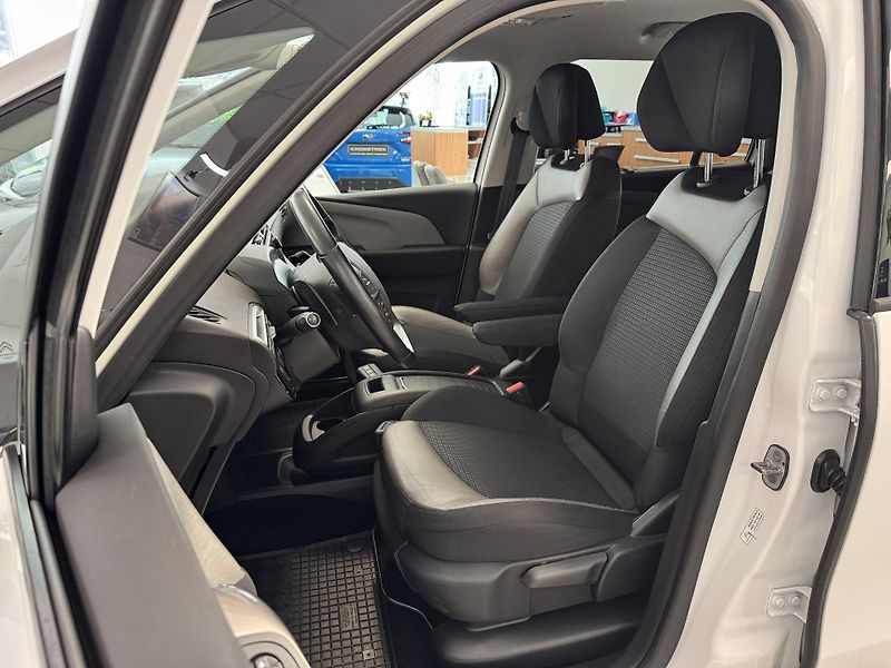 Citroën Grand C4 SpaceTourer 1.5 Blue HDi 130 EAT8 Shine P. - fotka 13 z 53