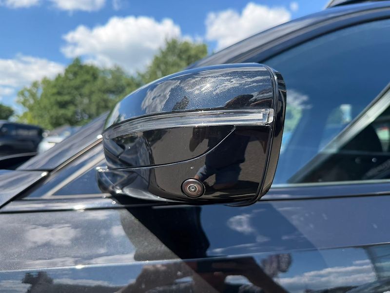BMW Řada 3 330d xDrive Touring TOP STAV - fotka 31 z 32