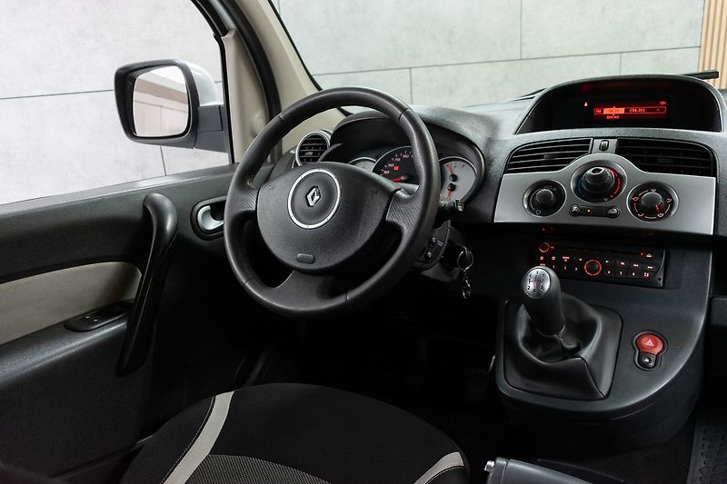 Renault Kangoo 1.6i Authentique*TAŽNÉ*KLIMA* - fotka 8 z 25