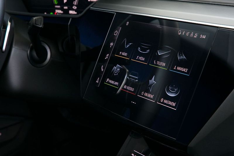 Audi e-tron 55 300kW NightV B&O HUD ZÁRUKA - fotka 30 z 46