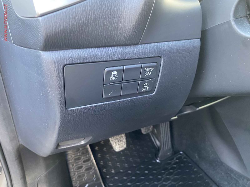 Mazda 3 (2019) 2.0i, LED, navi - fotka 16 z 21