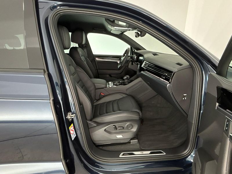Volkswagen Touareg R-Line 4MOT - fotka 9 z 33