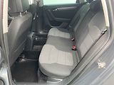 Volkswagen Passat (2013) 2.0 TDI, Navi, bixen - náhled 10