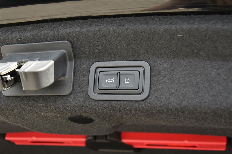 Audi A6 2.0 TDI 150kW LED ČR - fotka 13 z 31